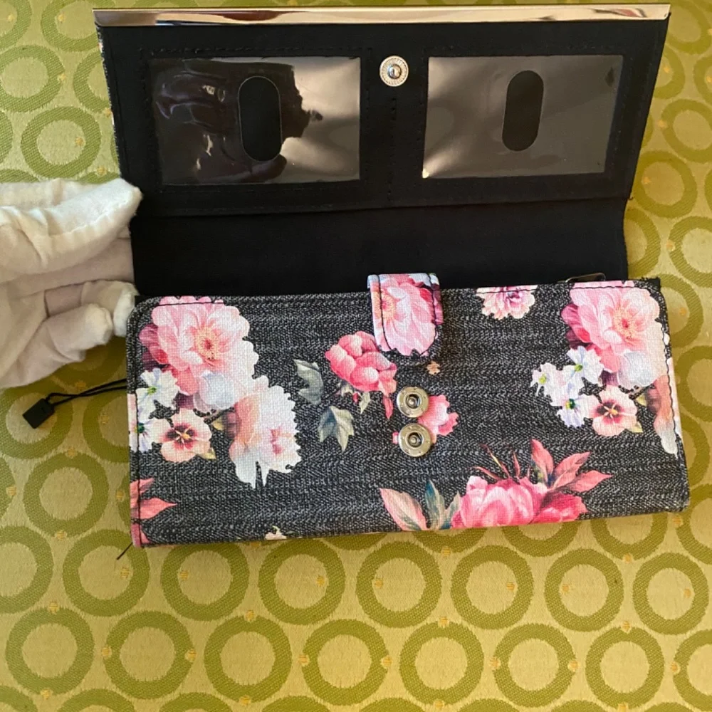 Cute floral wallet